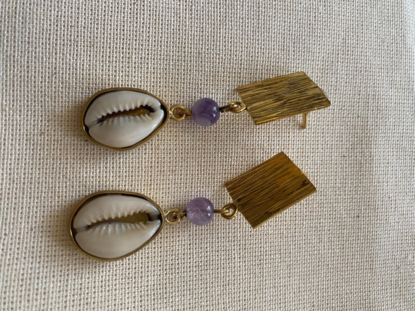Cowry Amethyst earring