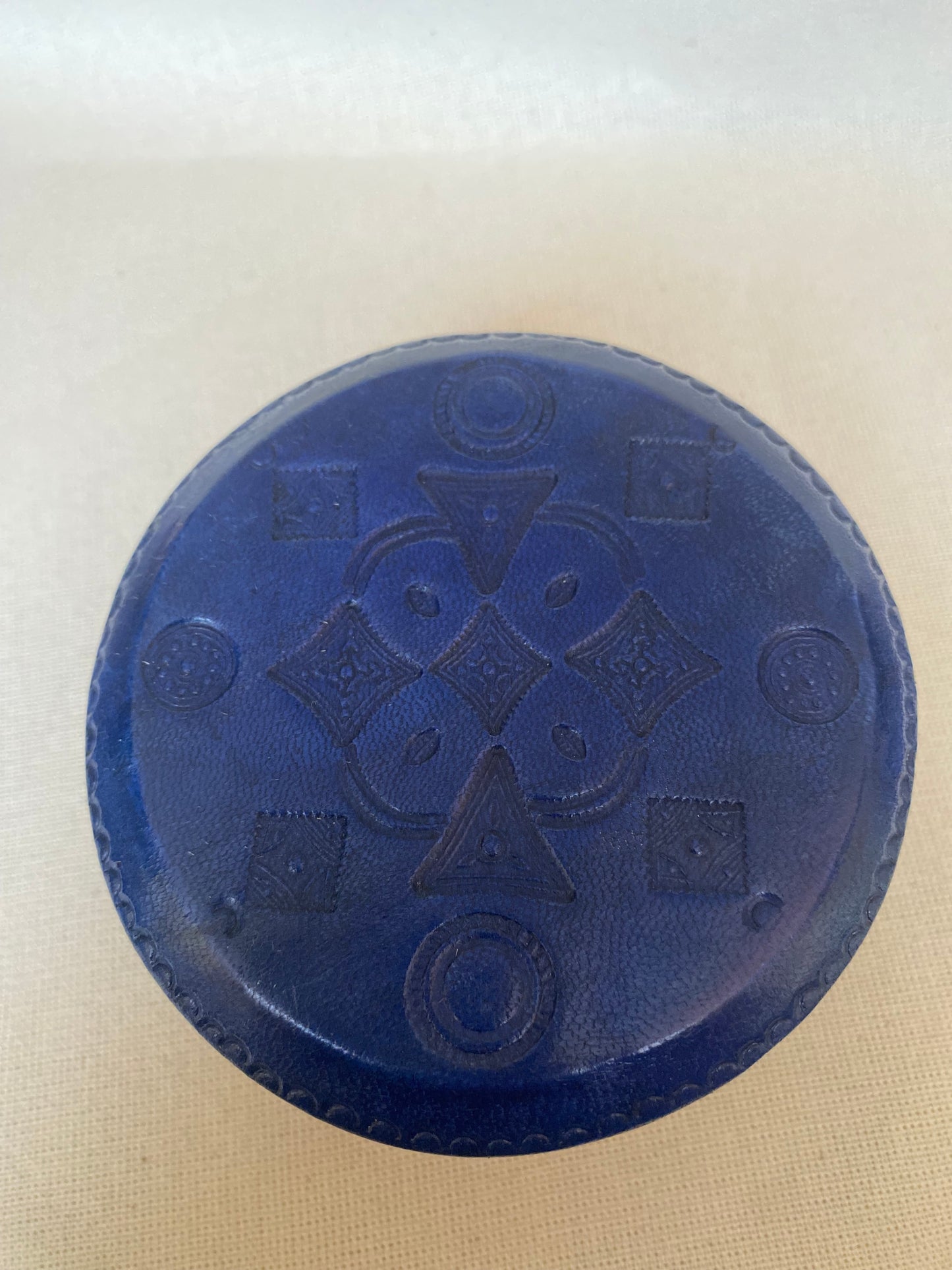 Leather box round Touareg