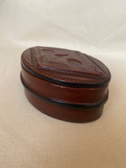 Leather box oval Touareg