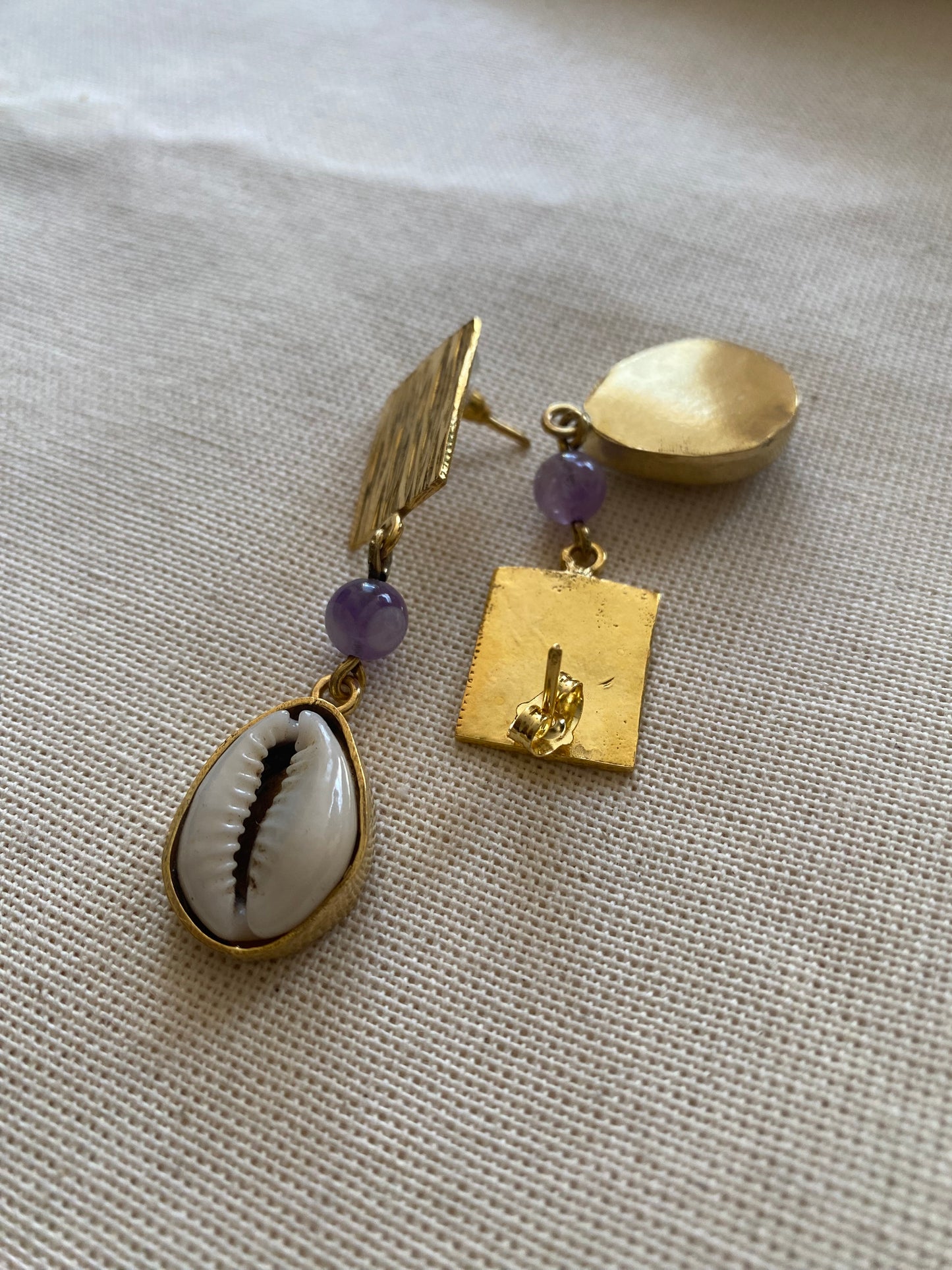 Cowry Amethyst earring