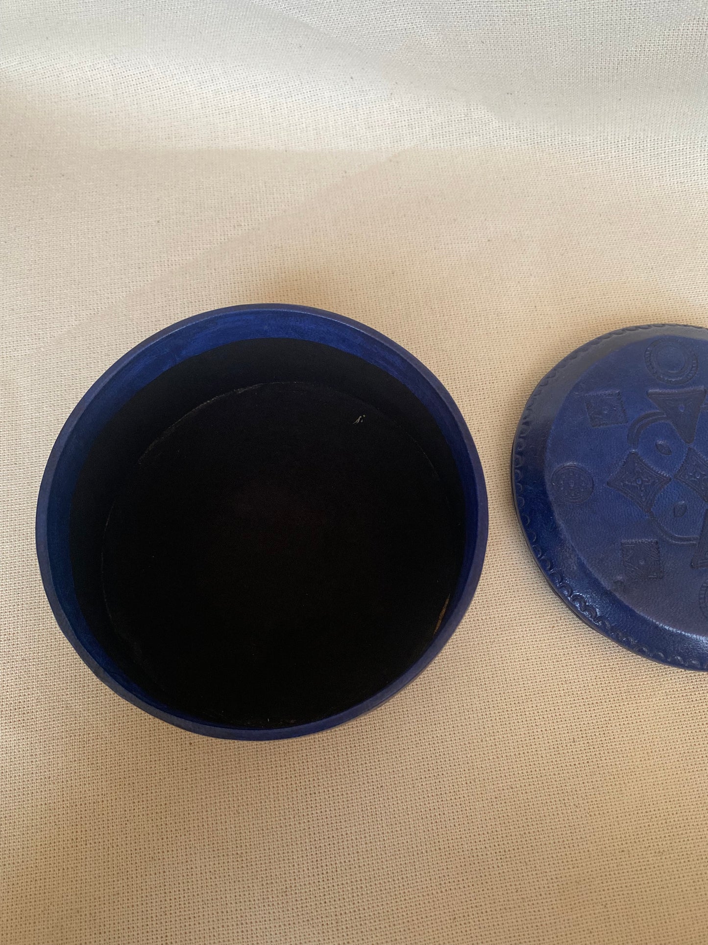 Leather box round Touareg